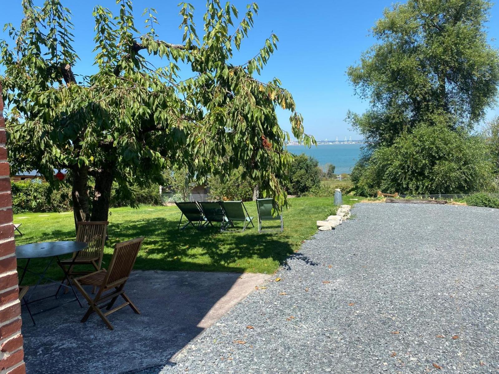 Gites De La Baie D'Honfleur Cricquebœuf Esterno foto